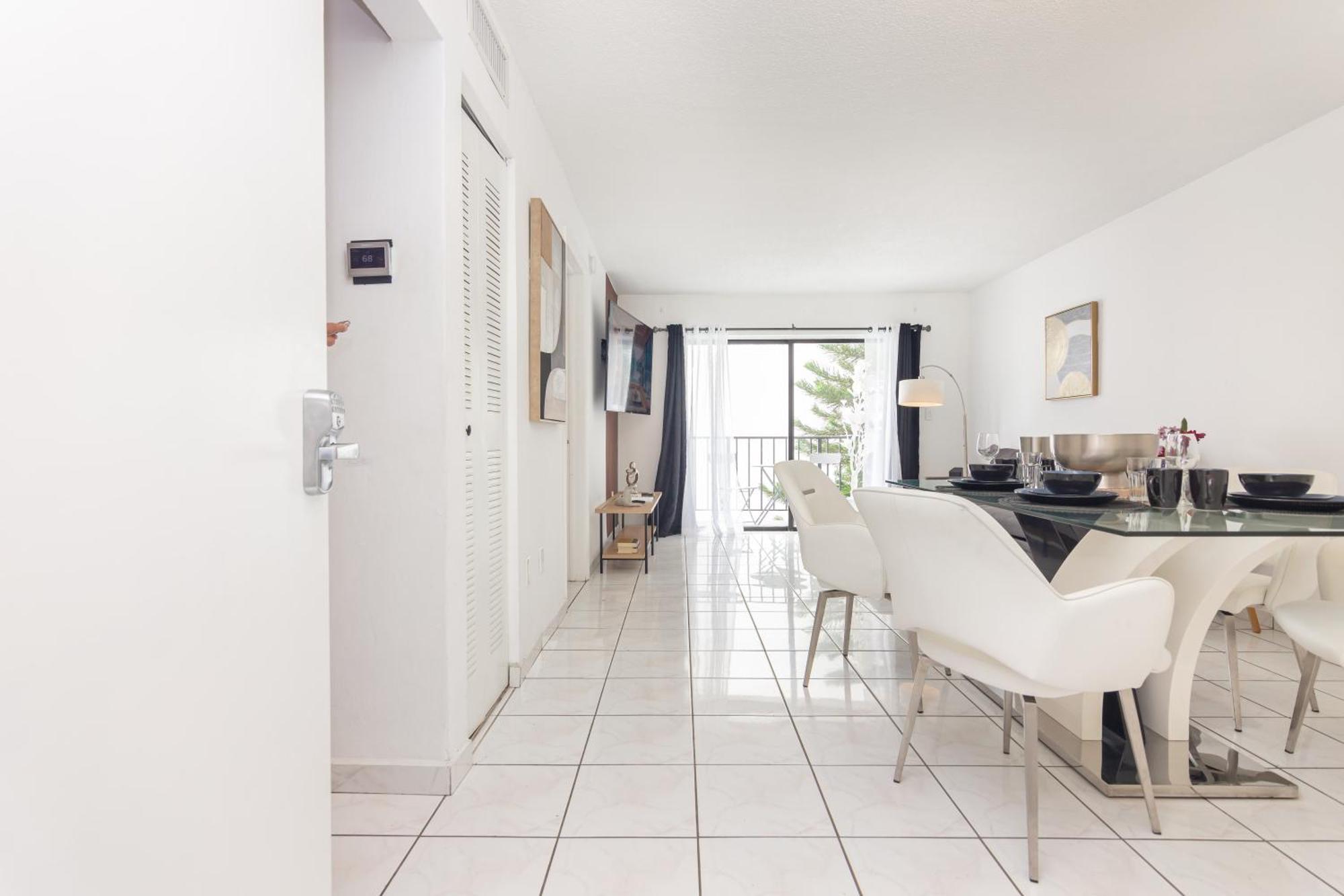 One Bedroom Apartment - With Parking & Balcony - Heart Of Wynwood Miami Exterior foto