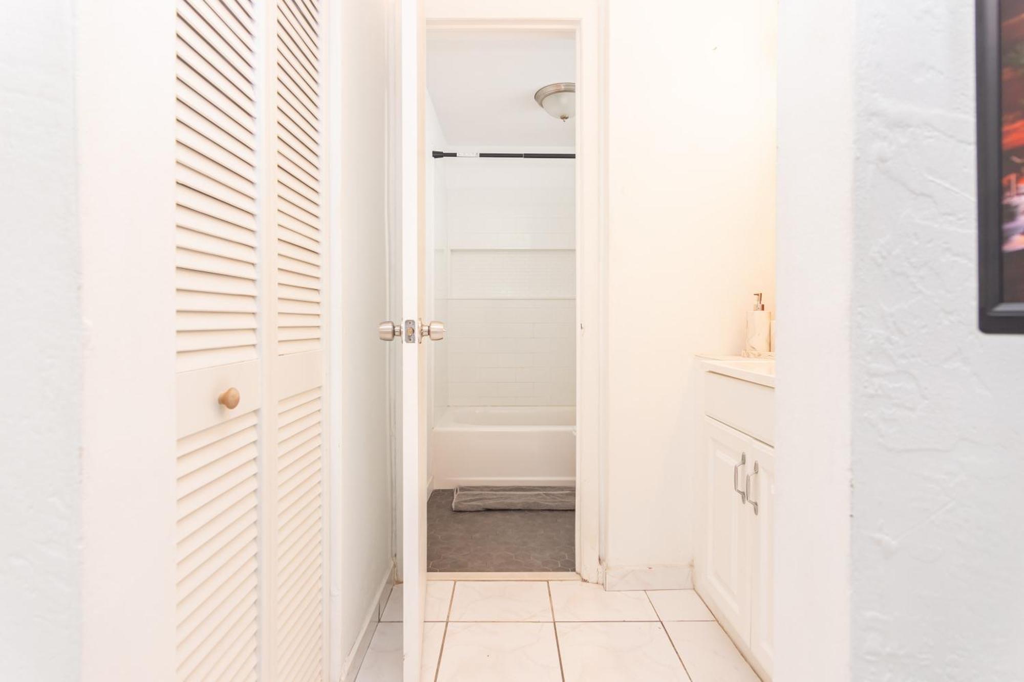 One Bedroom Apartment - With Parking & Balcony - Heart Of Wynwood Miami Exterior foto